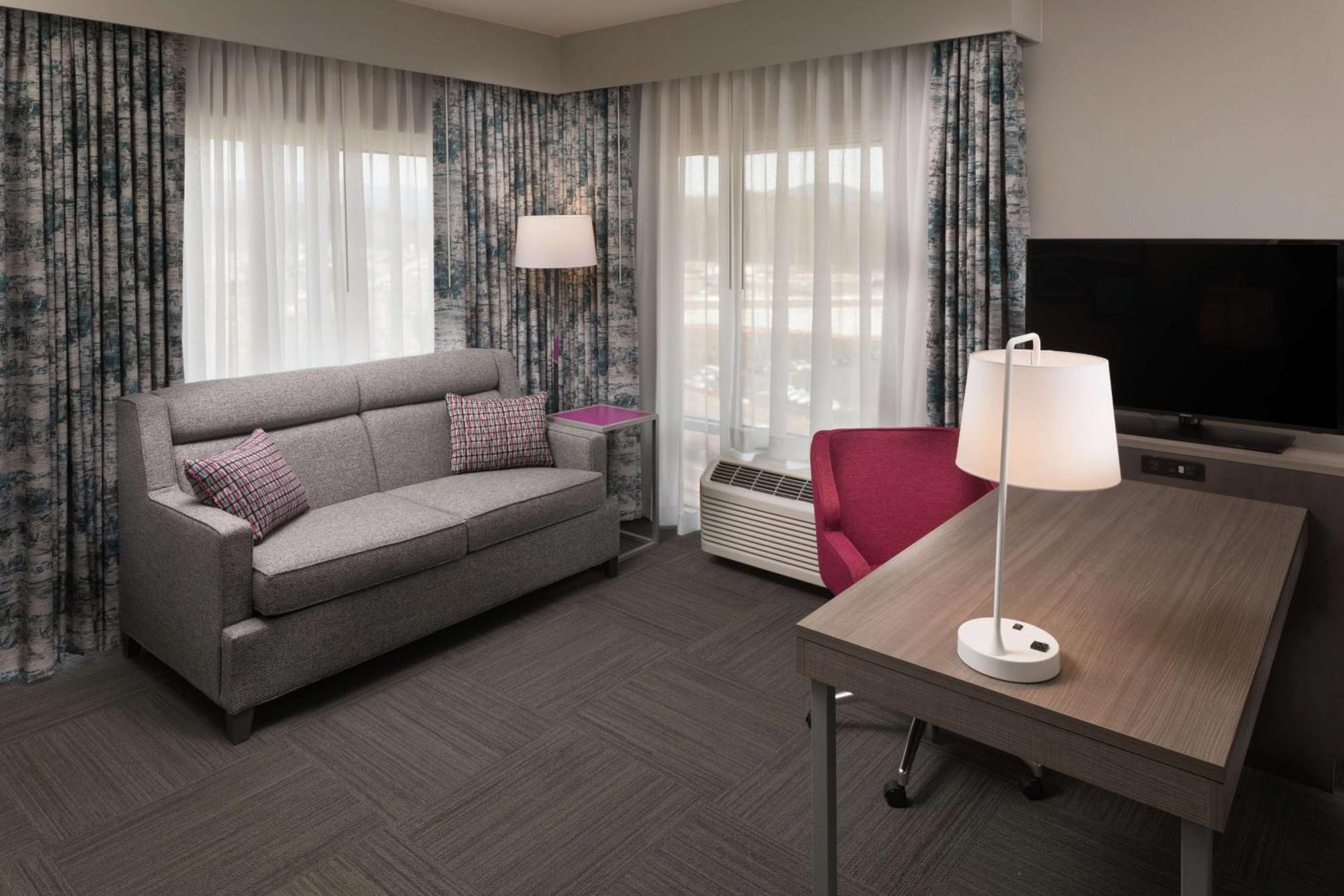 Hampton Inn & Suites Asheville Biltmore Area Exterior photo