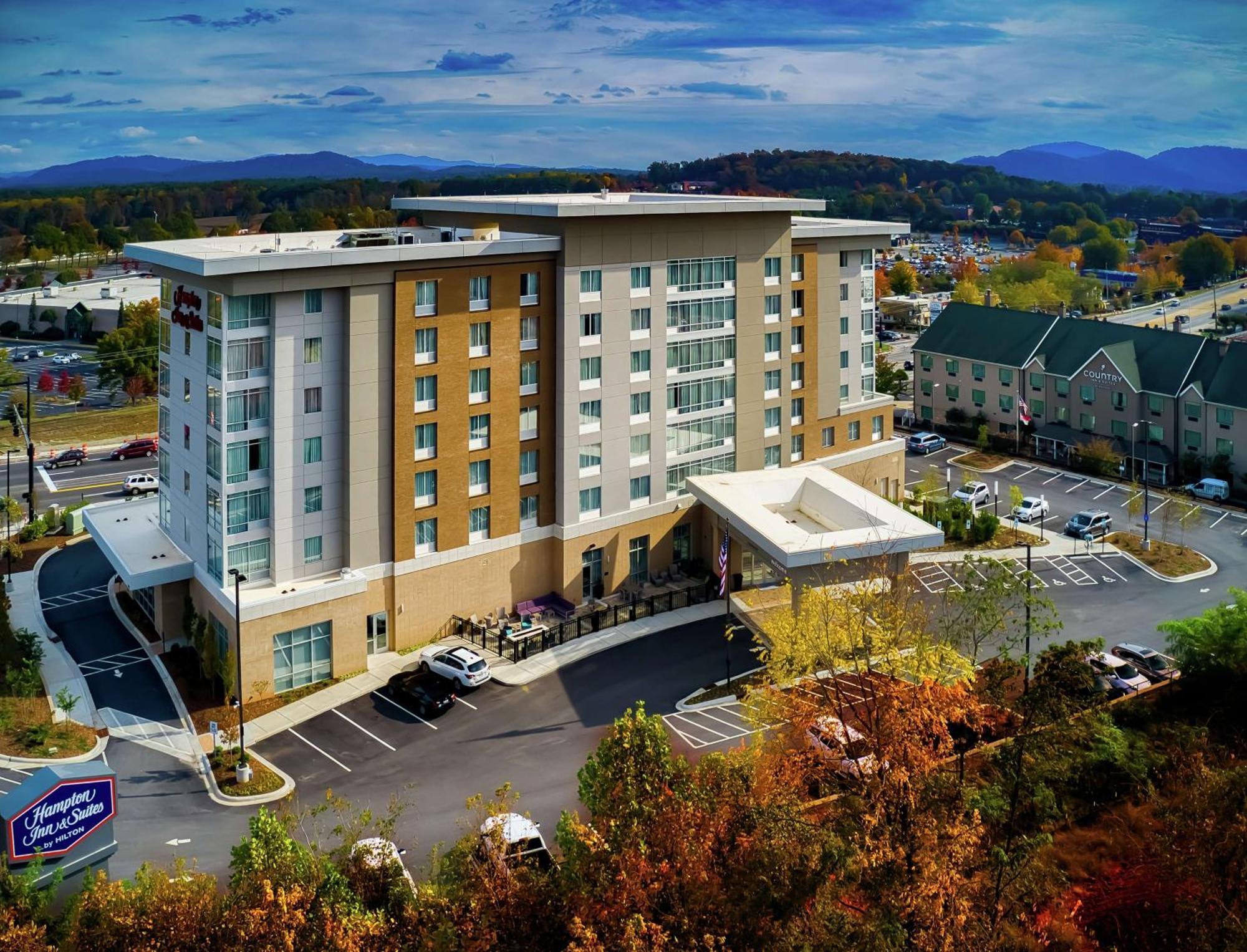 Hampton Inn & Suites Asheville Biltmore Area Exterior photo